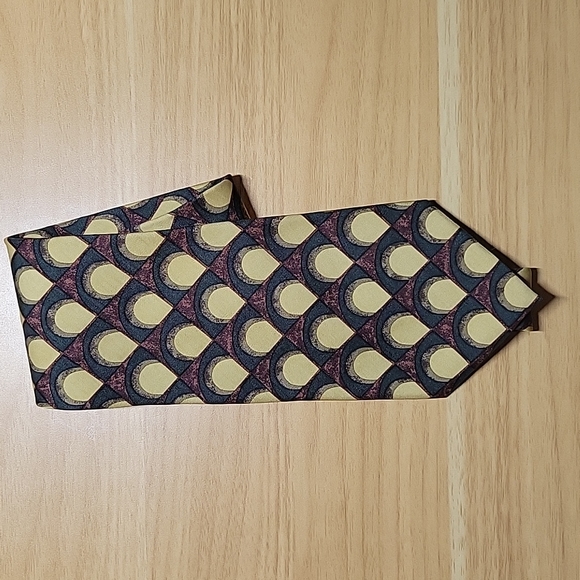 Burberry Tie - Picture 1 of 3